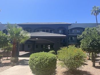 ocotillo apartments and hotel