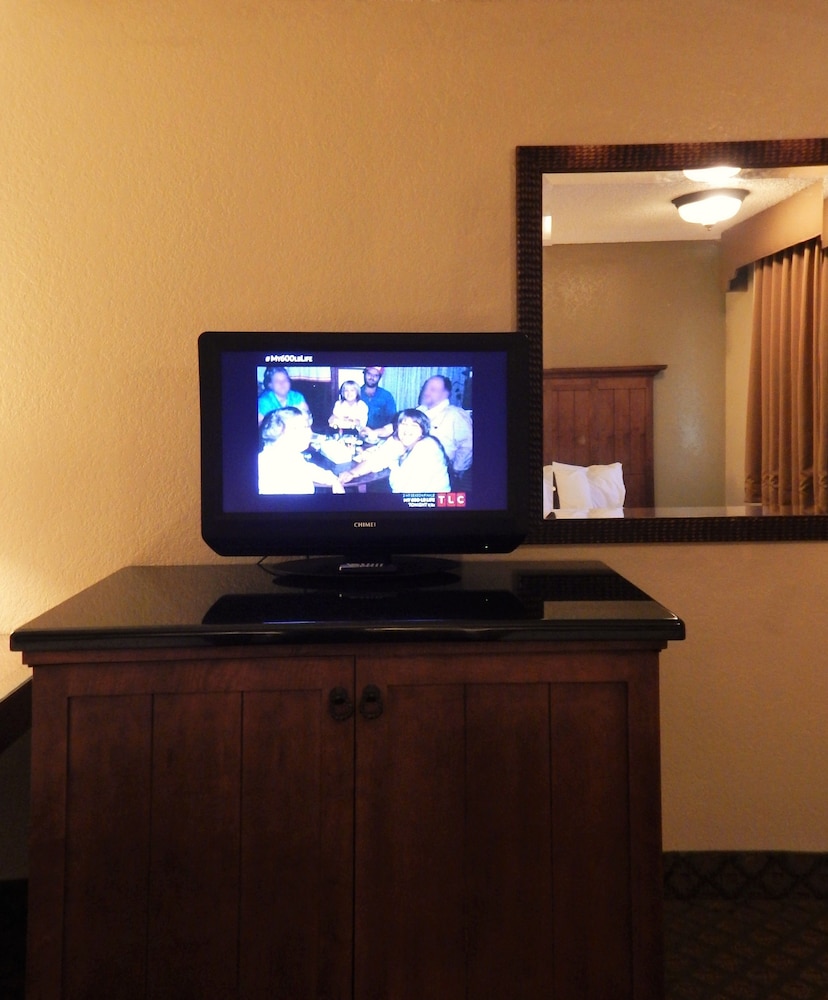 ocotillo apartments and hotel