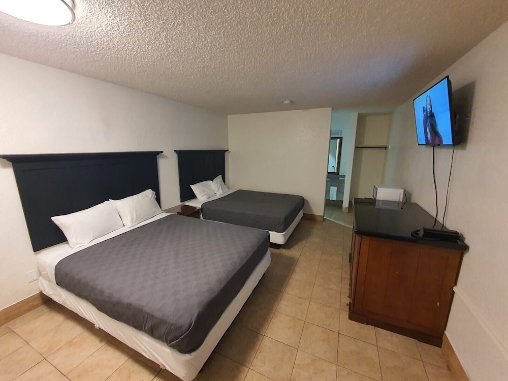 ocotillo apartments and hotel