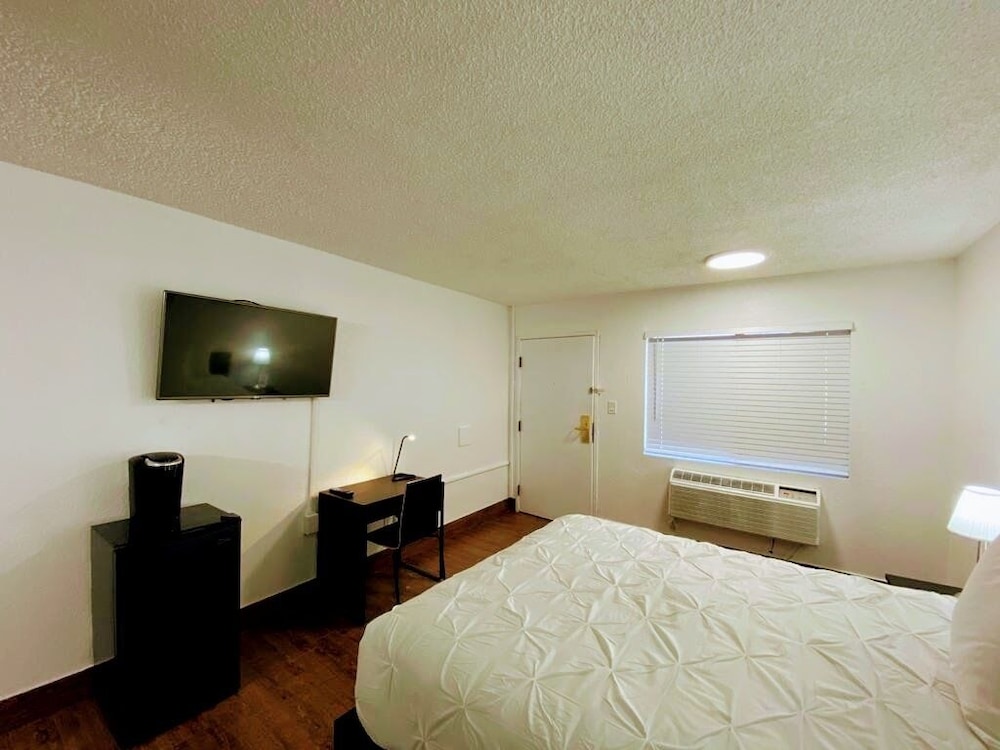 ocotillo apartments and hotel