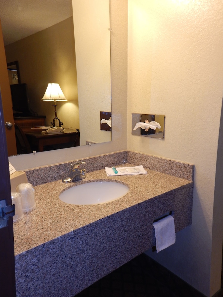 ocotillo apartments and hotel