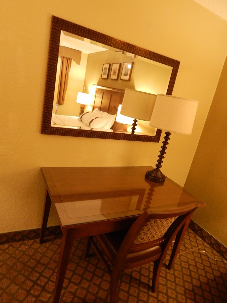 ocotillo apartments and hotel