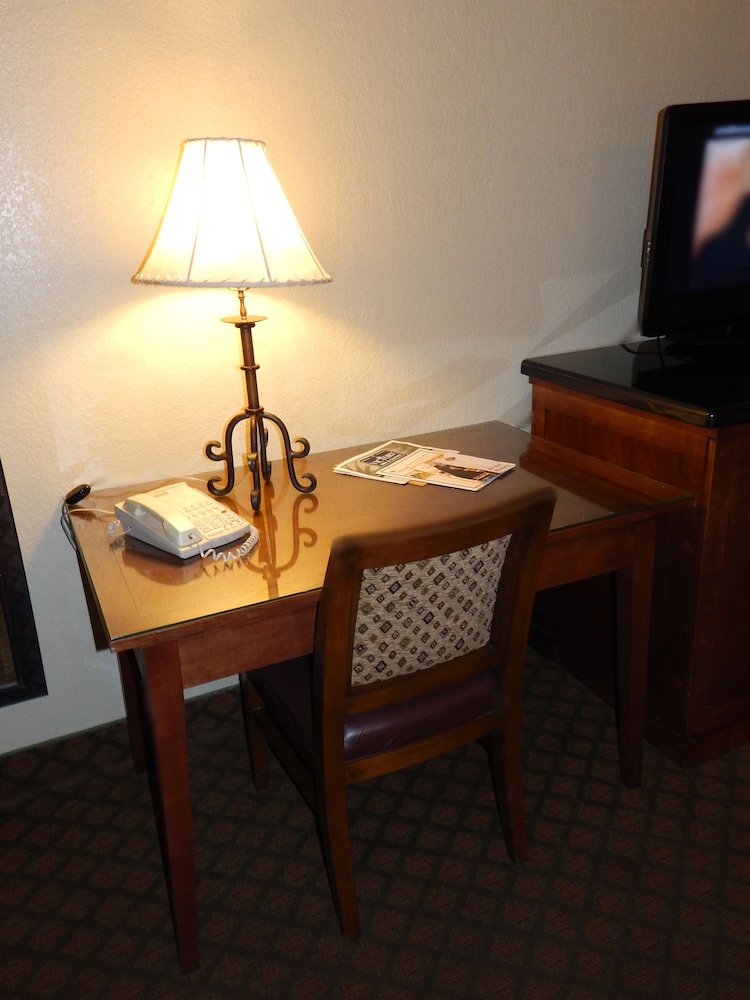 ocotillo apartments and hotel