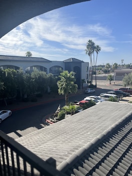 ocotillo apartments and hotel