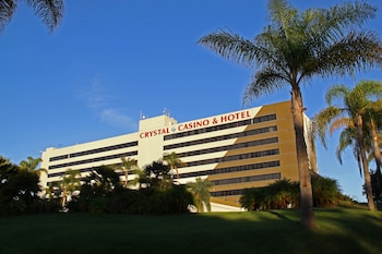 la crystal hotel los angeles area