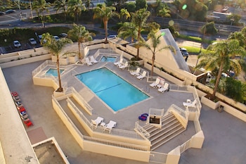 la crystal hotel los angeles area