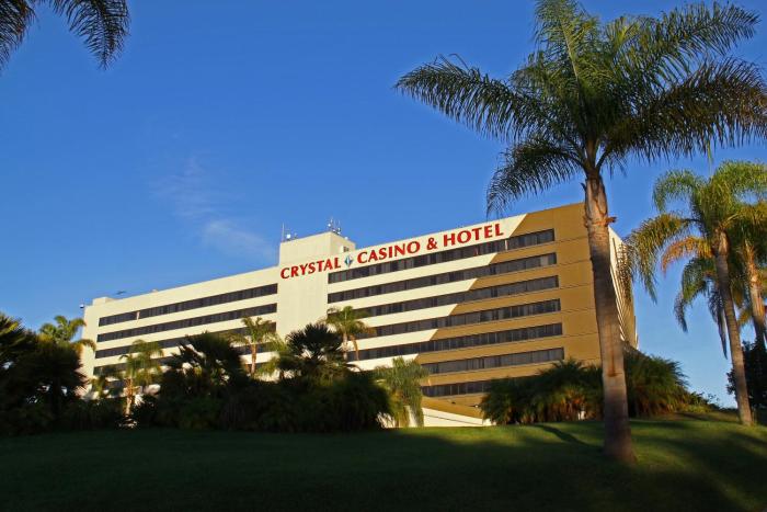 la crystal hotel los angeles area