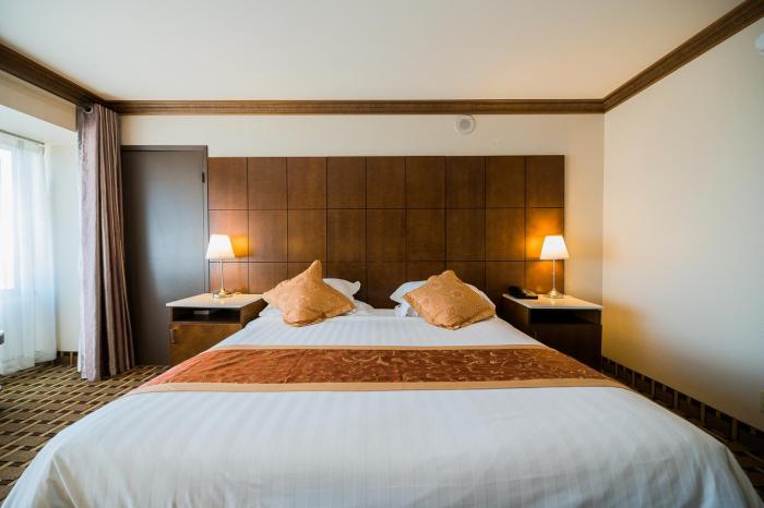 la crystal hotel los angeles area
