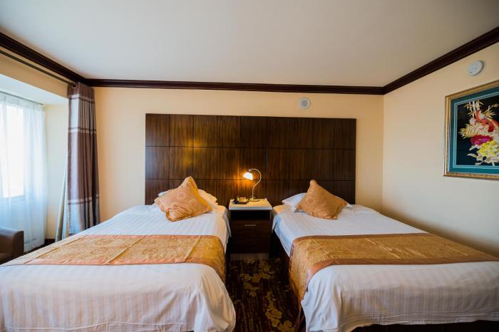 la crystal hotel los angeles area