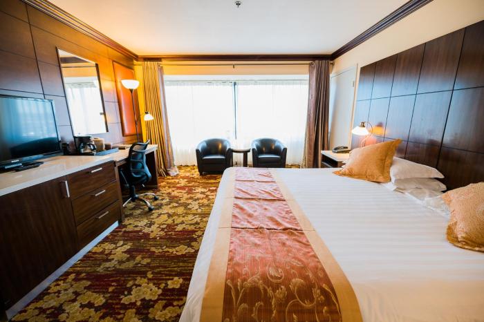 la crystal hotel los angeles area