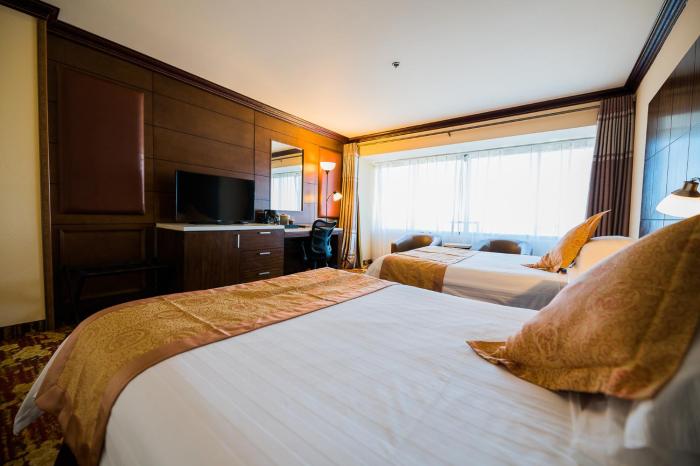 la crystal hotel los angeles area