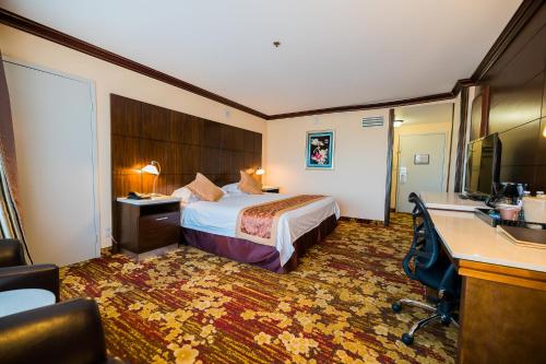 la crystal hotel los angeles area