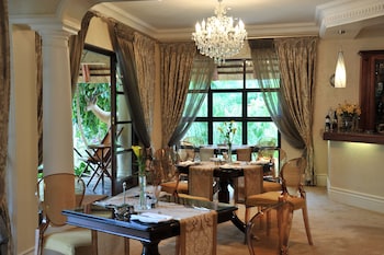 summerfield luxury resort and botanical garden
