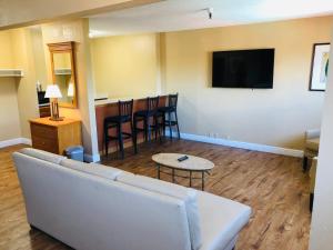 roy inn suites a sacramento midtown