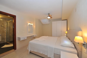 grenadine lodge
