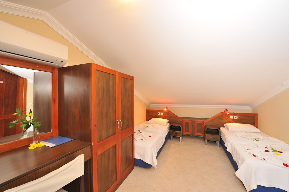 grenadine lodge