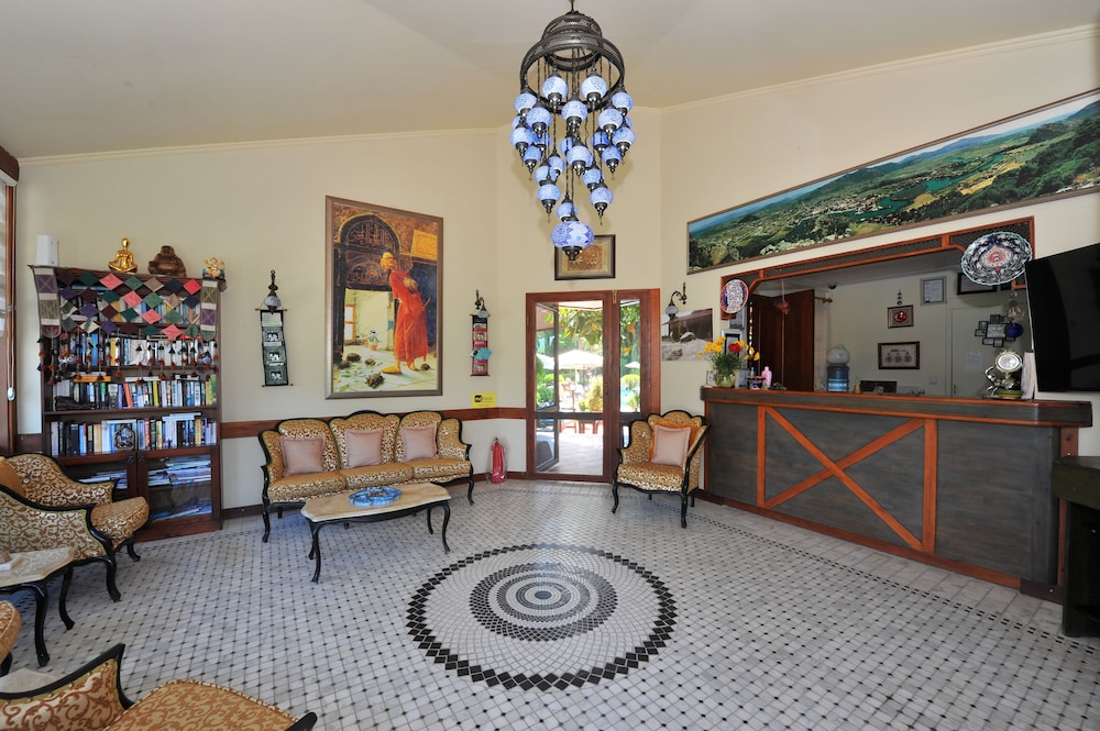 grenadine lodge
