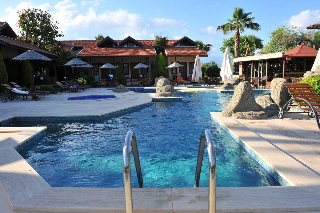 grenadine lodge