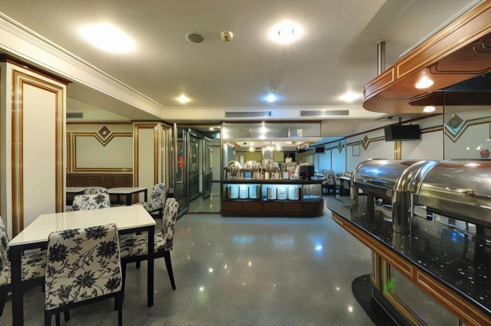 barons hot spring hotel