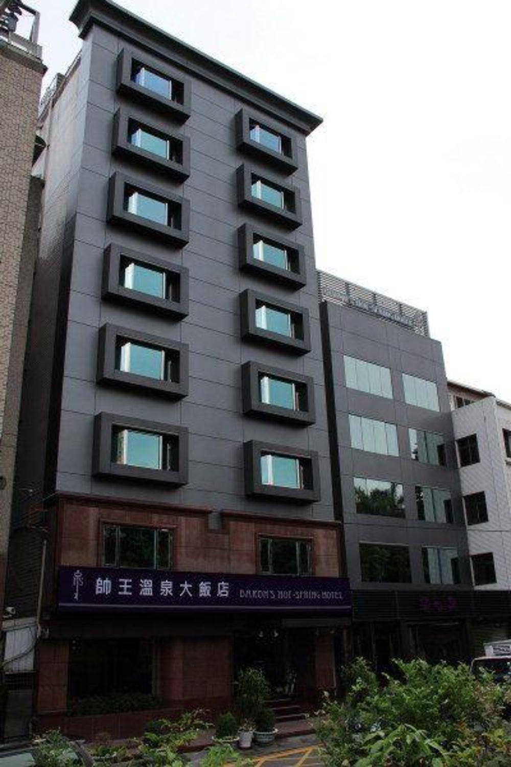 barons hot spring hotel