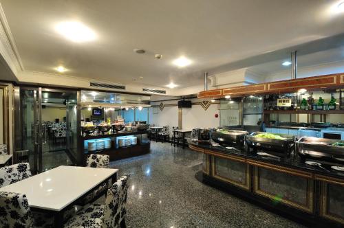 barons hot spring hotel