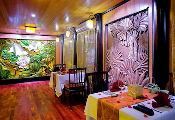 indochina sails ha long bay