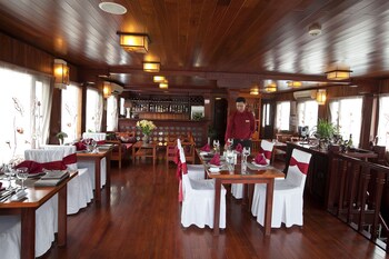 indochina sails ha long bay