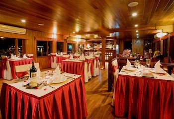 indochina sails ha long bay