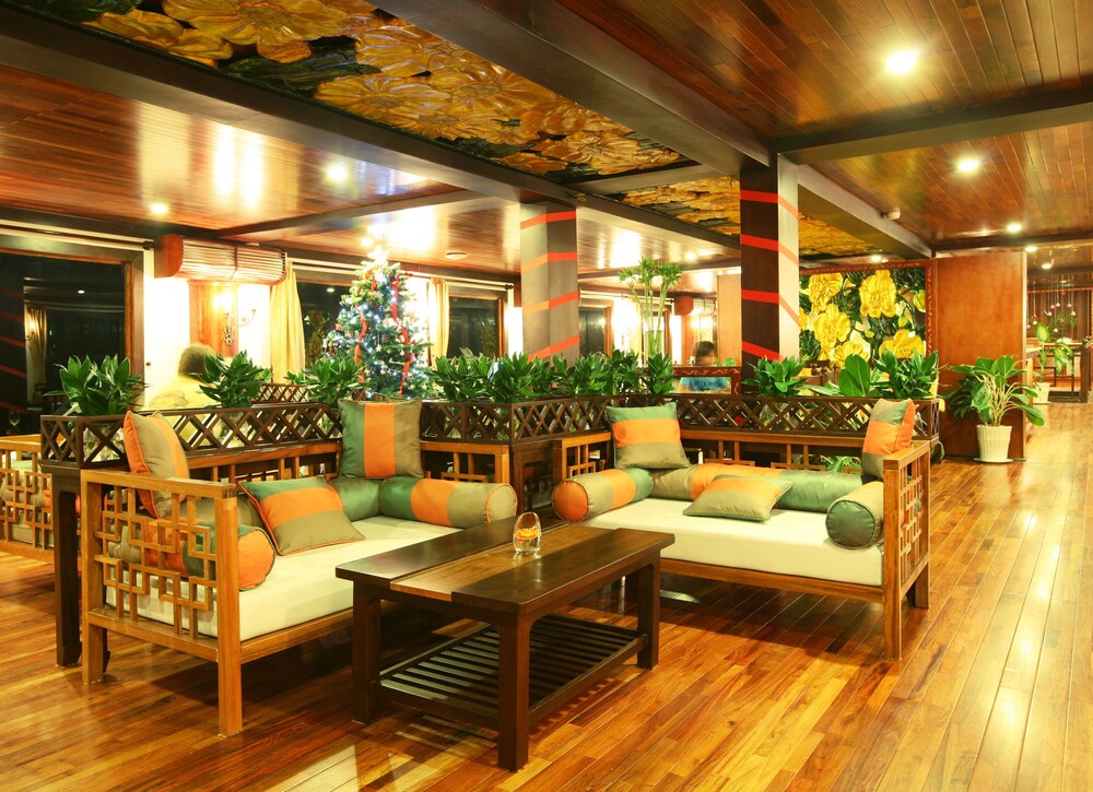 indochina sails ha long bay