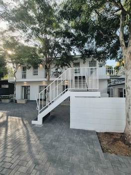 skinkikofi guest house