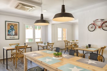 hostal jume urban rooms