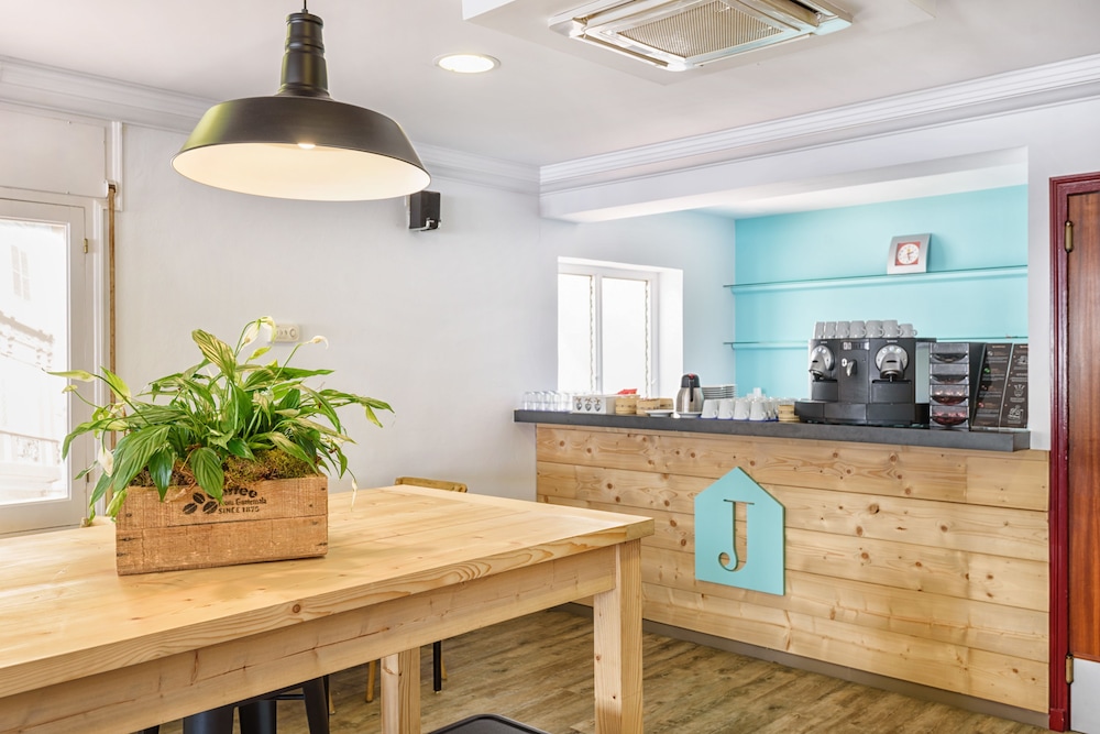 hostal jume urban rooms