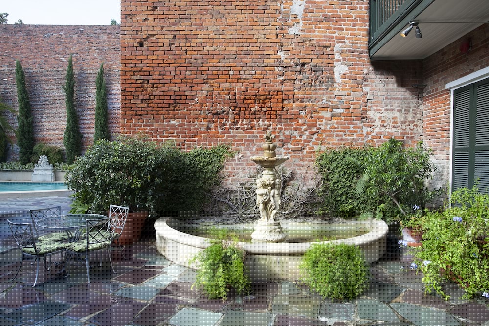 chateau hotel