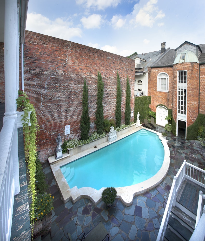 chateau hotel