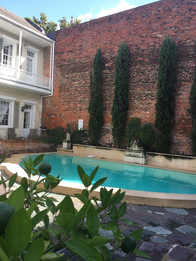 chateau hotel