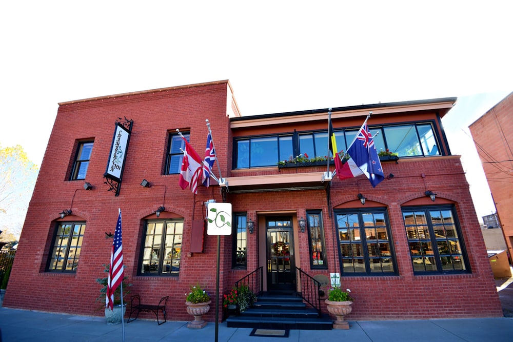 chamberlin inn cody
