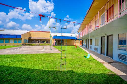 economy inn by oyo livingston tx hwy 59