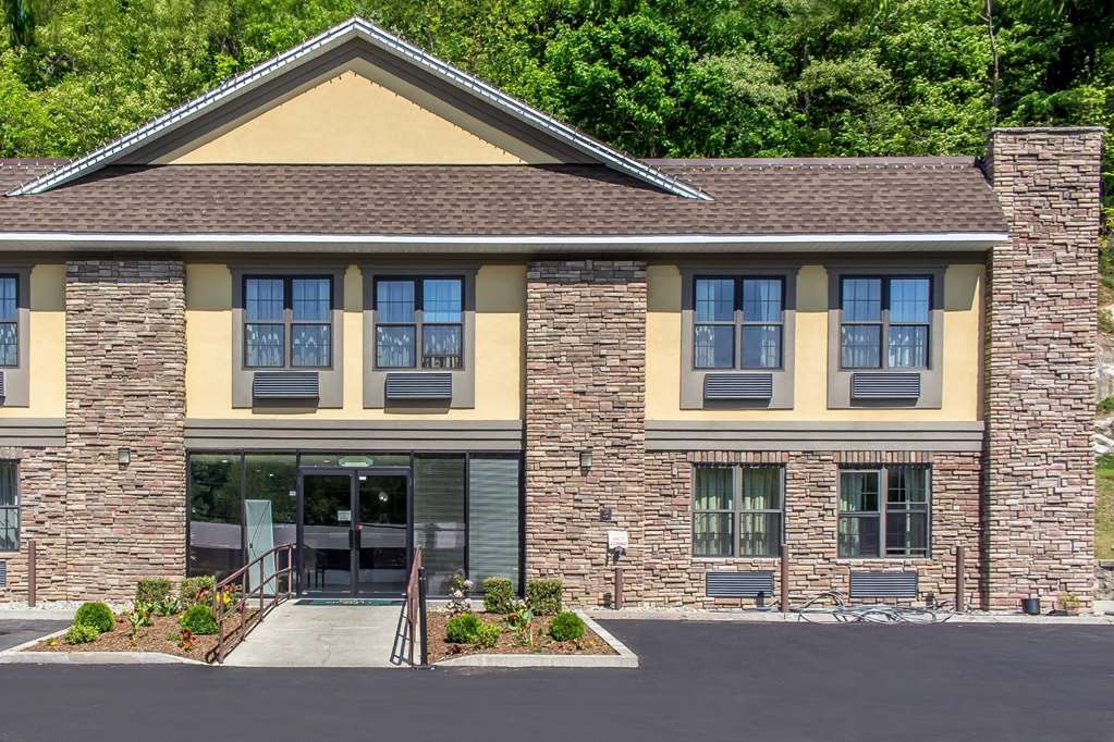quality inn near mountain creek