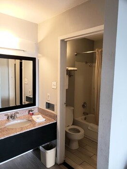 Econo Lodge,Palo Pinto>>Mineral Wells,2 star