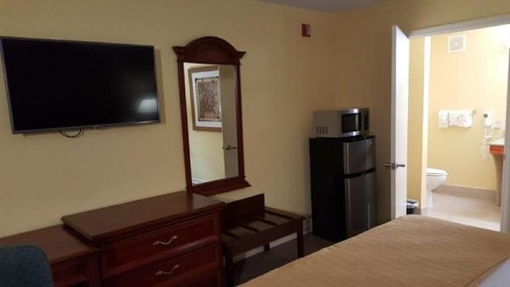 loyalty inn hawkinsville