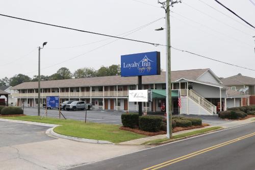 loyalty inn hawkinsville