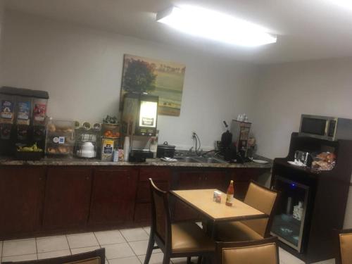 loyalty inn hawkinsville