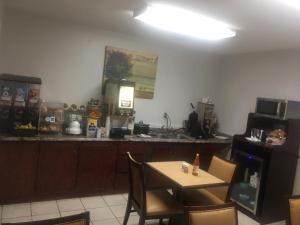 loyalty inn hawkinsville