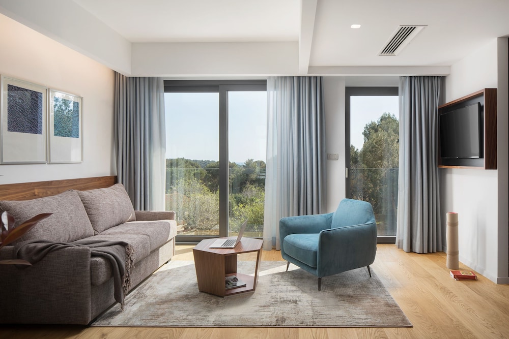 hotel and restaurant milan