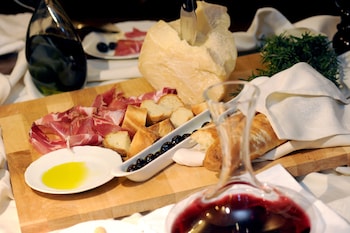 hotel and restaurant milan