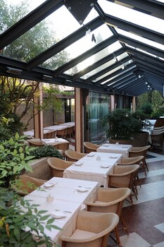 hotel and restaurant milan