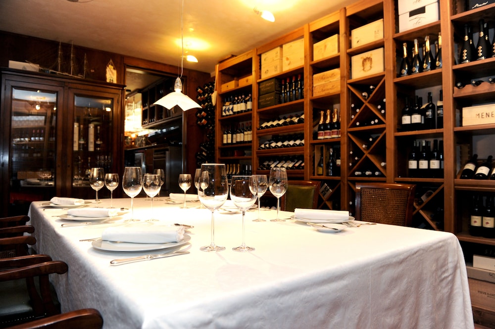 hotel and restaurant milan
