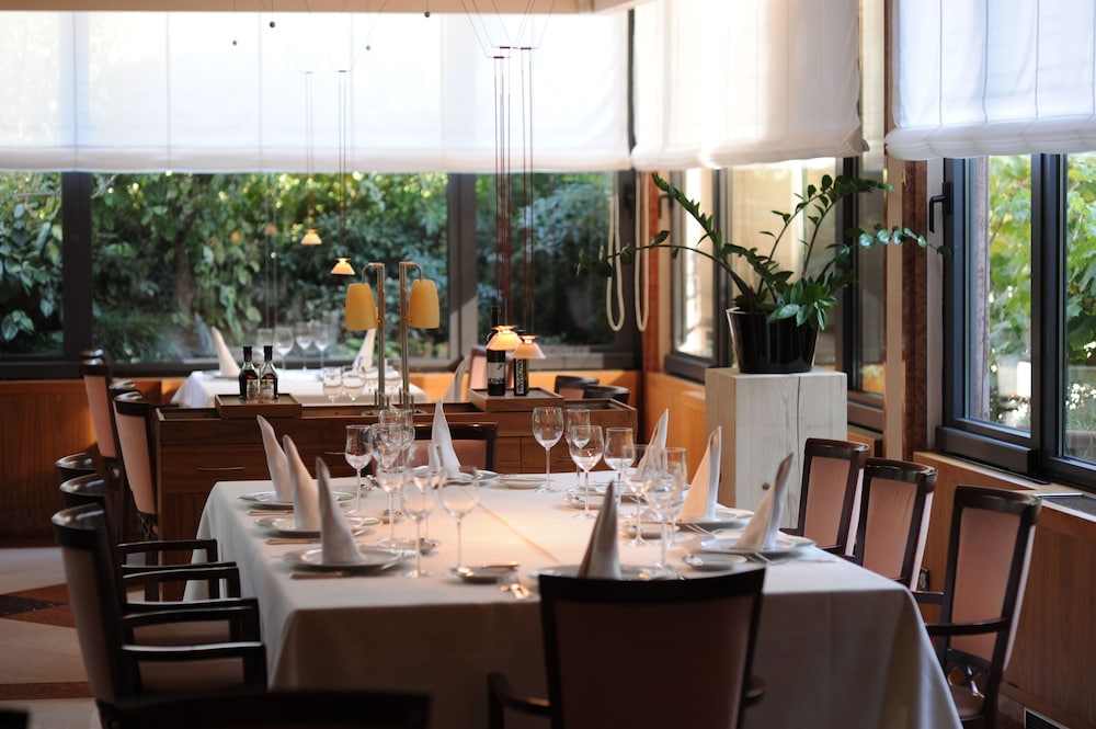 hotel and restaurant milan