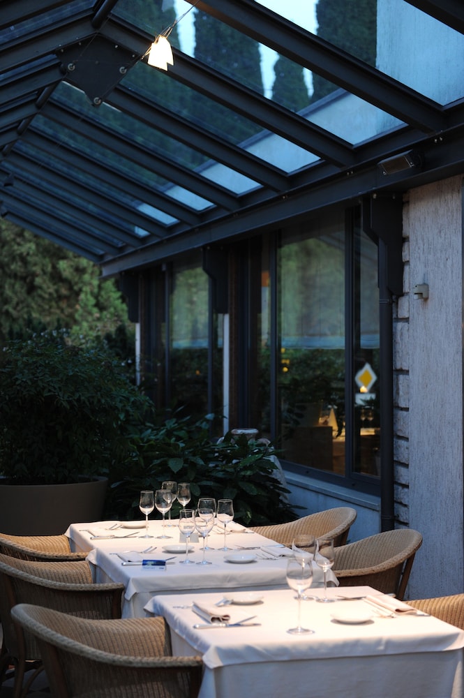 hotel and restaurant milan