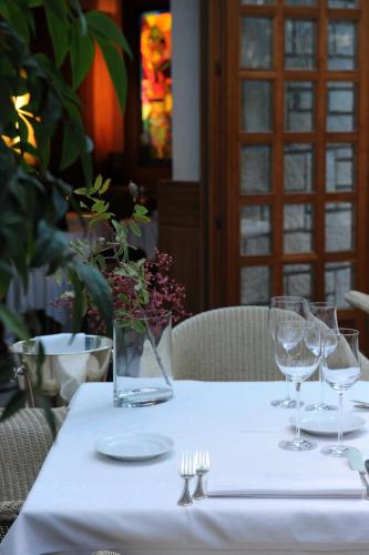 hotel and restaurant milan